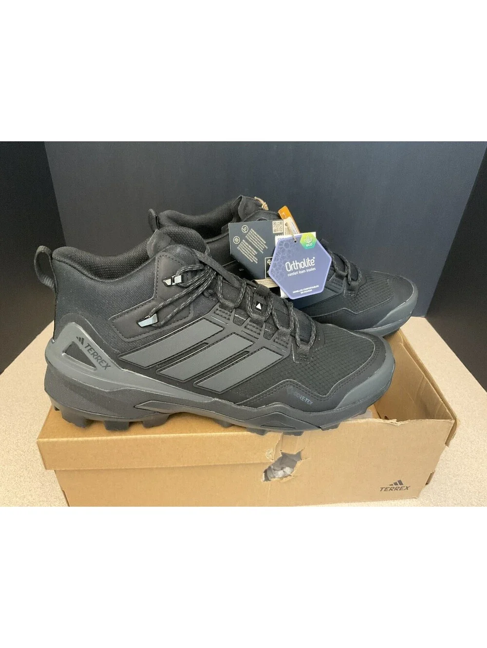 NEW! MENS ADIDAS TERREX SKYCHASER MID GTX GORE-TEX SHOES. SIZE 9.5. AWESOME!